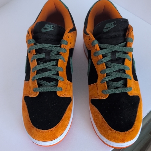 Nike Dunk Low Orange Sneakers - Picture 16 of 16